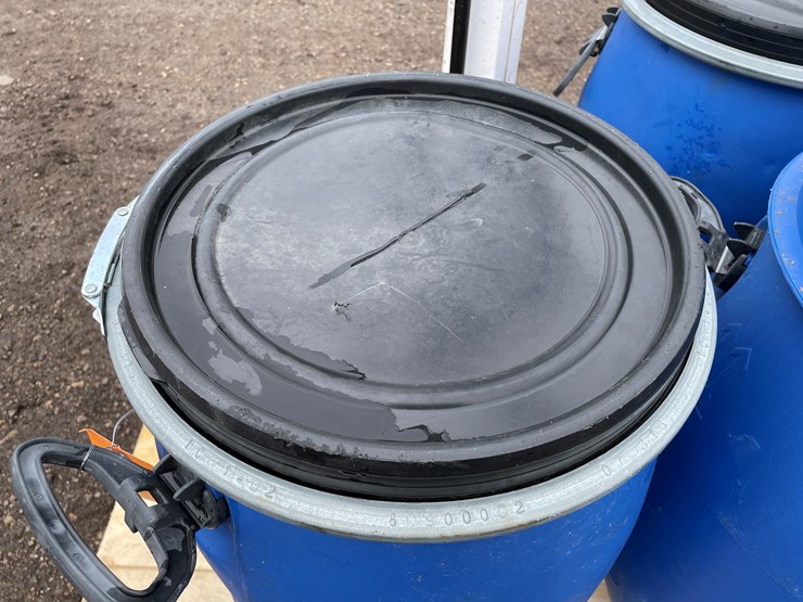 #3055-•-(3)-poly-barrels-image-6