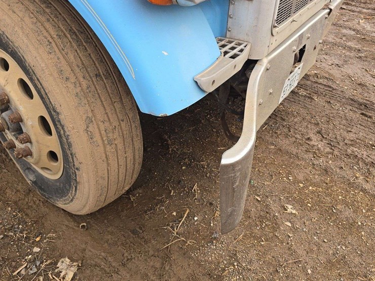 2005-peterbilt-378-image-4