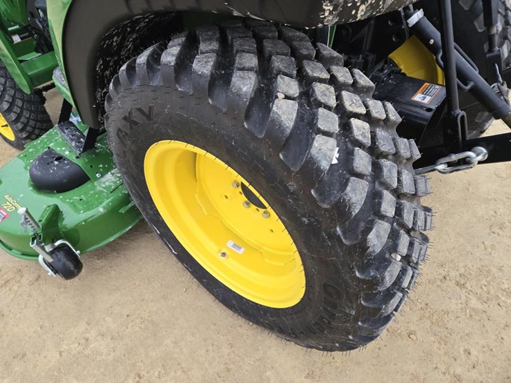 2025-john-deere-2038r-image-13