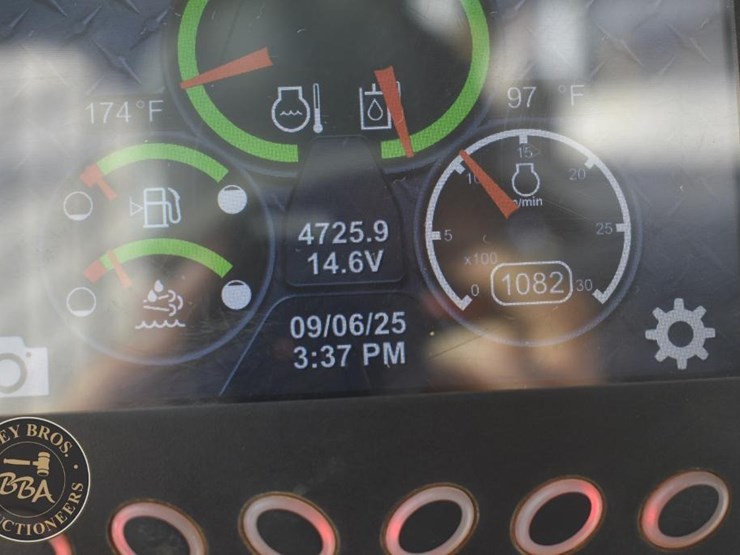 2020-caterpillar-299d3-image-54