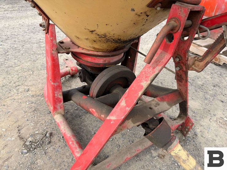 vicon-3pt-fertilizer-spreader-image-6