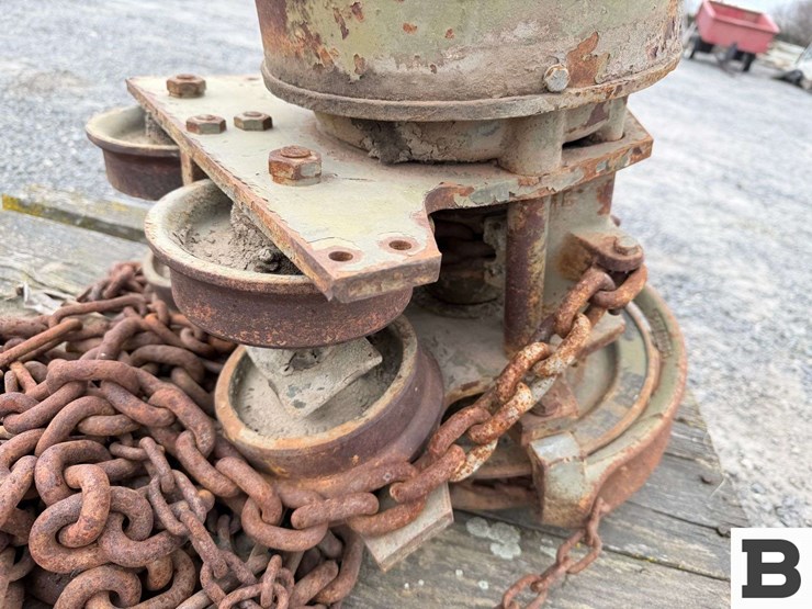 yale-super-geared-black-image-6