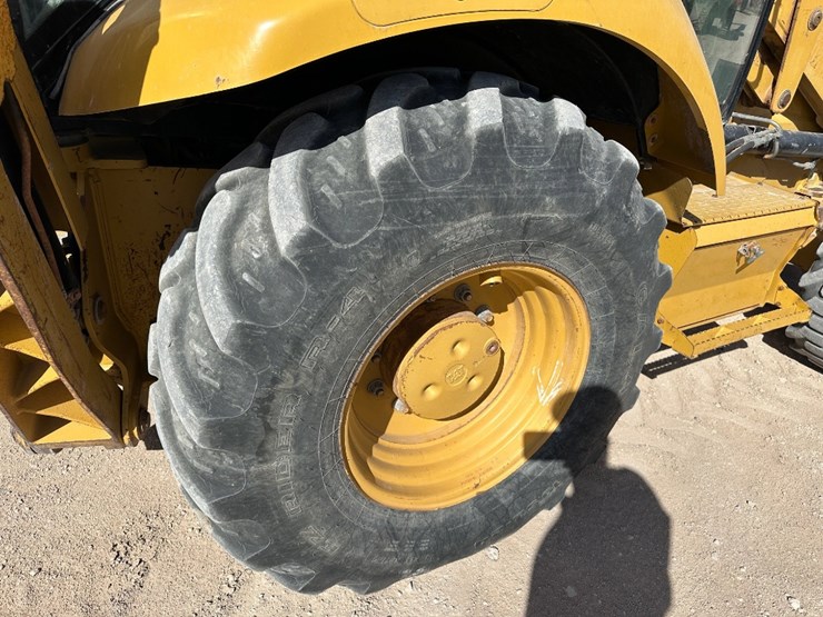 2011-caterpillar-430e-image-4