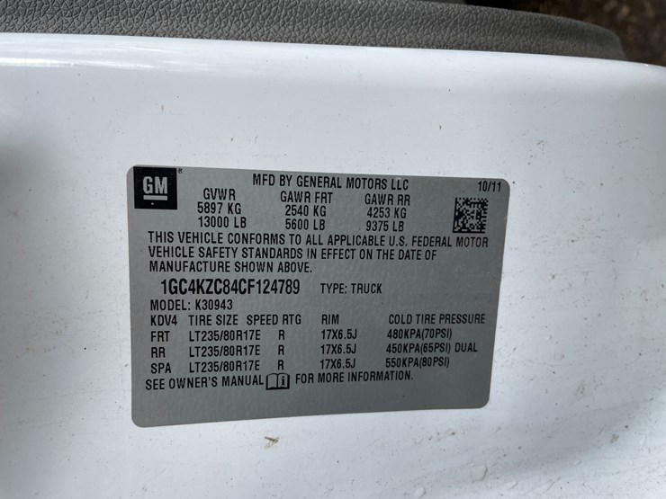 2012-chevrolet-3500-image-52