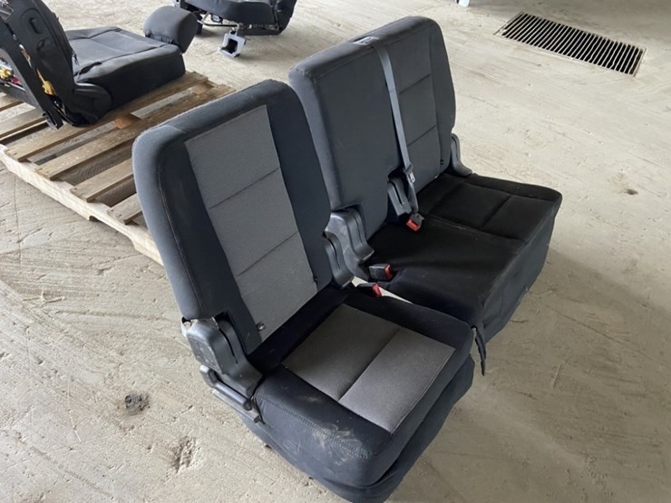 2015-ford-explorer-image-12