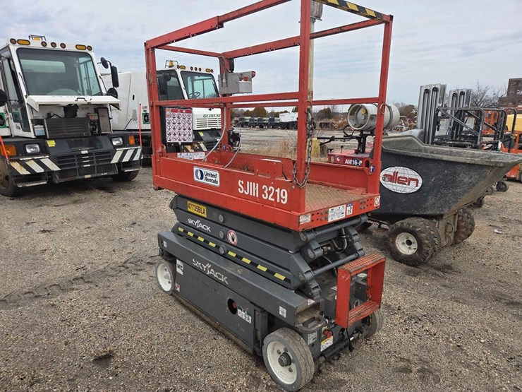 2017-skyjack-sjiii3219-image-11