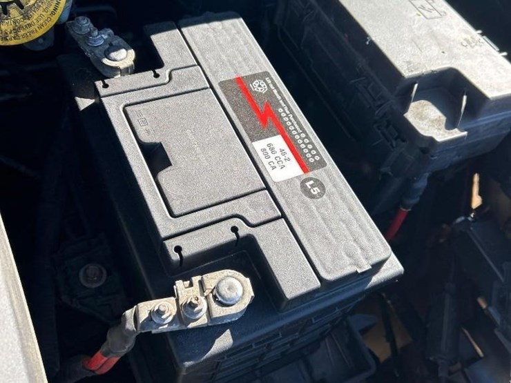 2016-chrysler-town-&-country-image-37