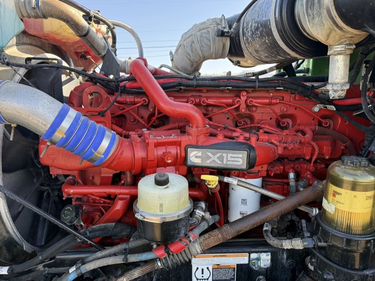 2021-peterbilt-367-image-9