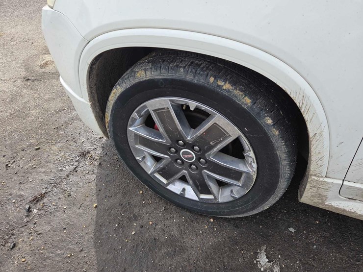 2012-gmc-acadia-denali-image-10