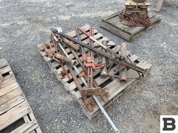 hi-lift-jacks,-grease-guns,-post-pounders,-misc.-tools-image-2