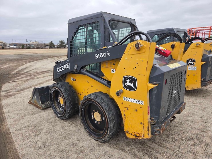 2018-deere-316gr-image-4