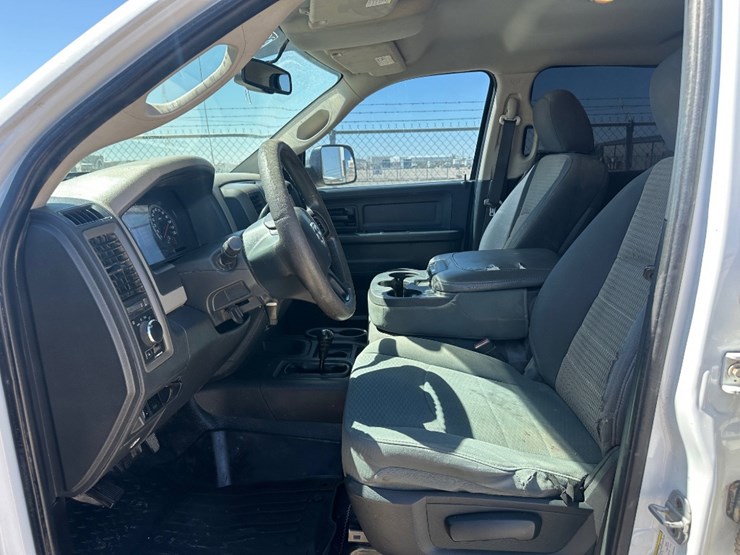 2012-dodge-2500-image-10