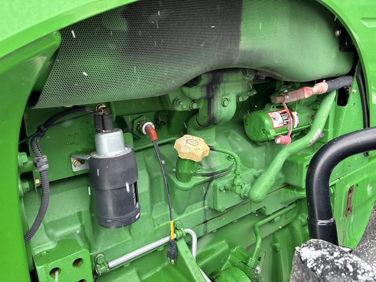 2011-john-deere-8335r-image-54