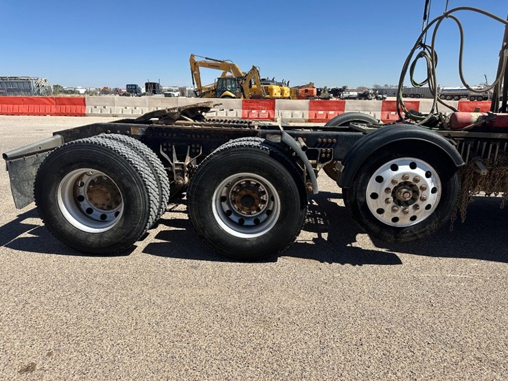 2020-western-star-4900-image-4