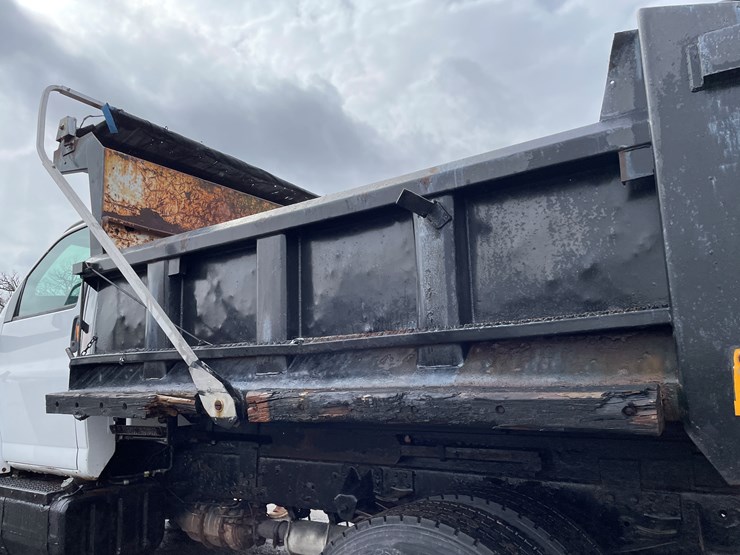 #2015-•-2009-chevy-c7500-single-axle-dump-truck-(has-wi-title)-image-30