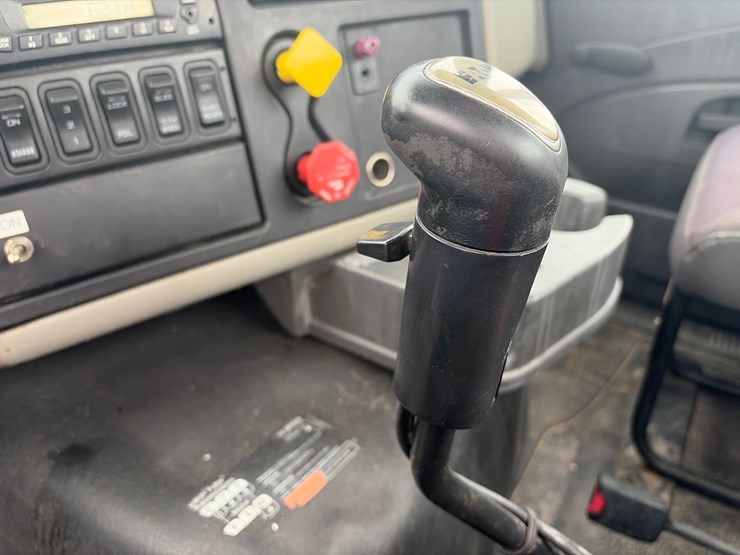 2015-international-transtar-8600-image-16