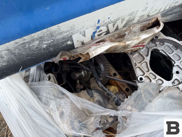 new-holland-tn75vas-tractor---parts-image-6