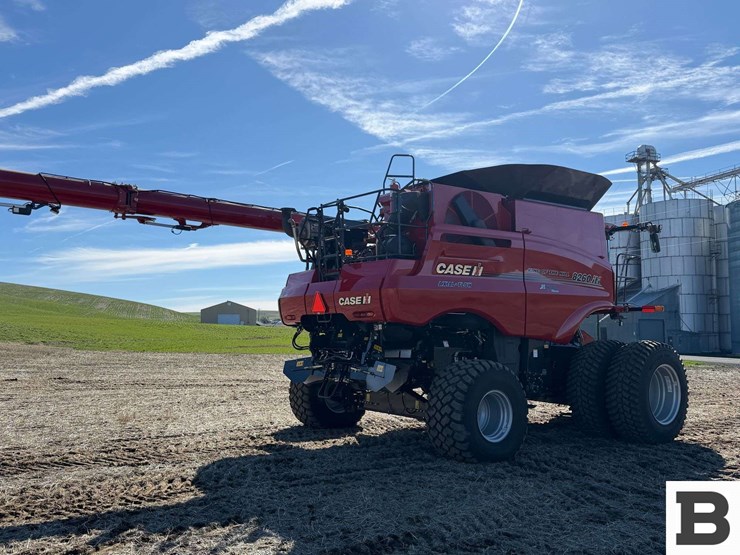 2025-case-ih-8260-image-5