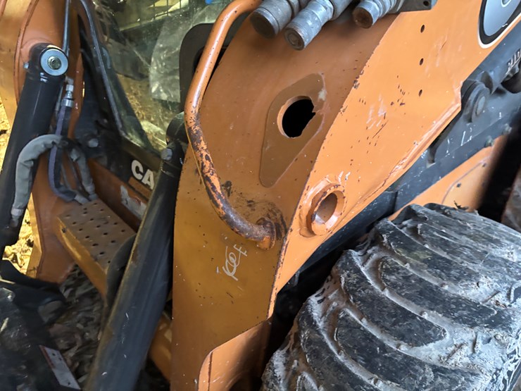 2012-case-sv300-image-25