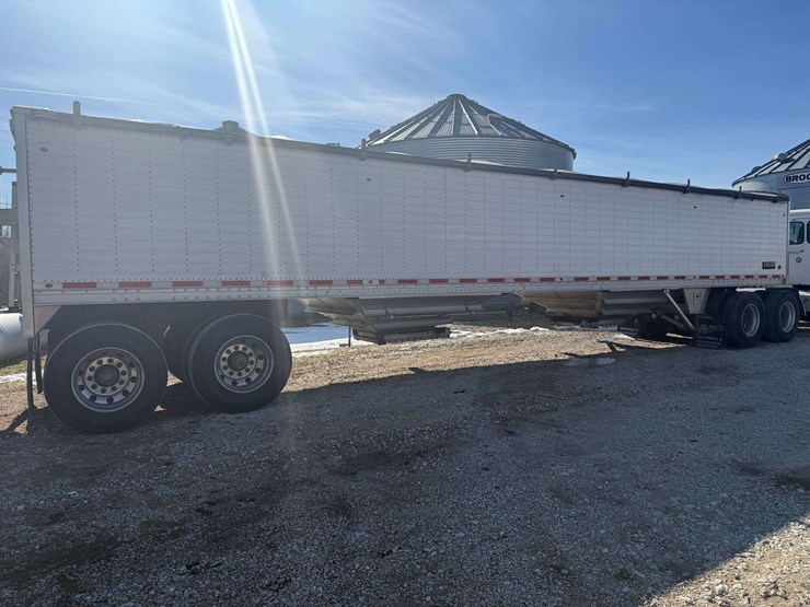 2017-wilson-hopper-bottom-image-10