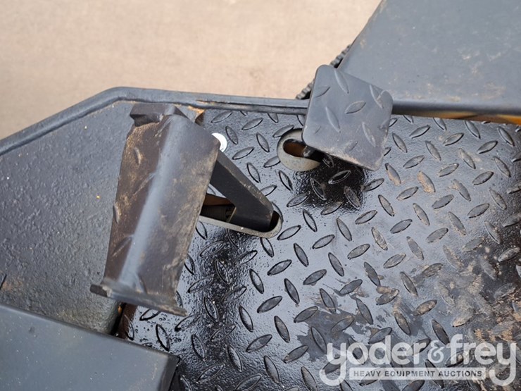 benford-6-ton-swivel-skip-dumper,-roll-bar-image-19