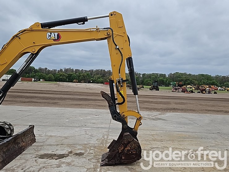 2023-caterpillar-306-image-17