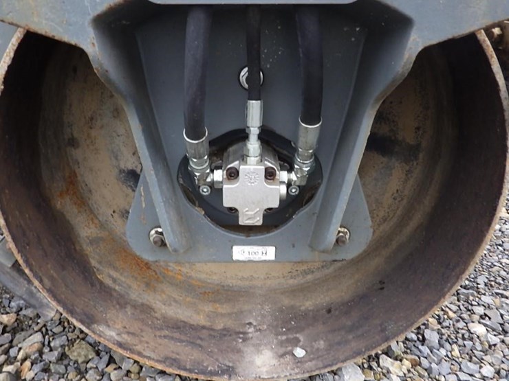 2019-wacker-neuson-rd12a-tandem-vibratory-roller-image-15