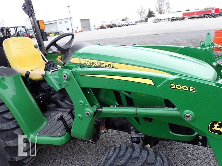 2021-john-deere-3038e-image-6