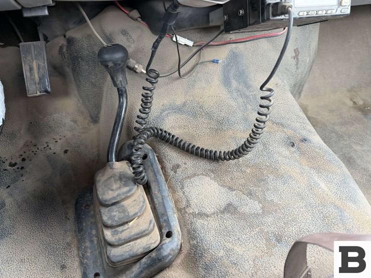 2001-ford-f350-image-35