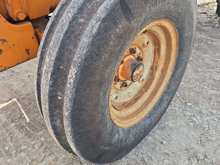 1982-ford-540-image-14