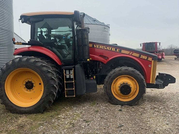 2017-versatile-260-image-16