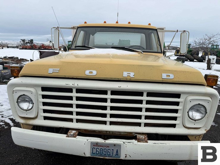 1974-ford-f700-image-7