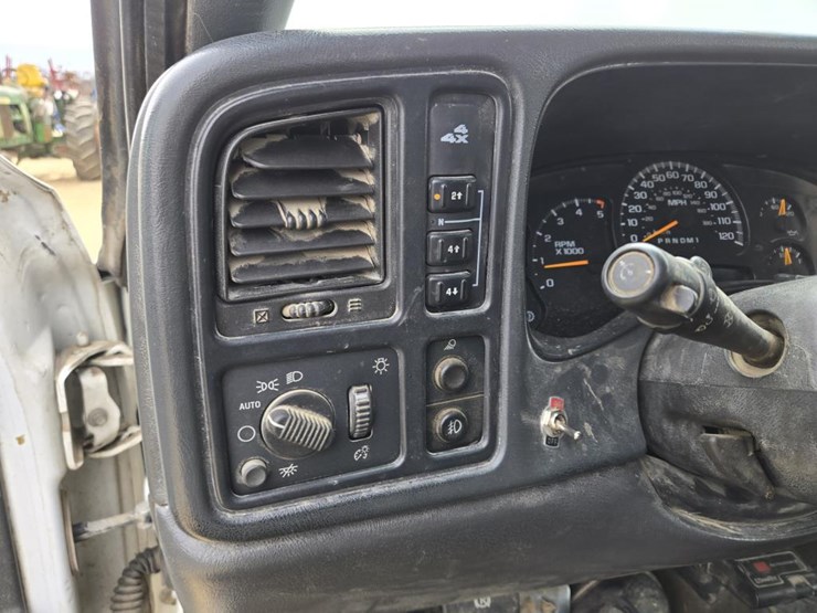 2006-chevrolet-k3500-image-27