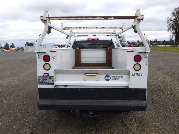 2017-chevrolet-2500-image-6