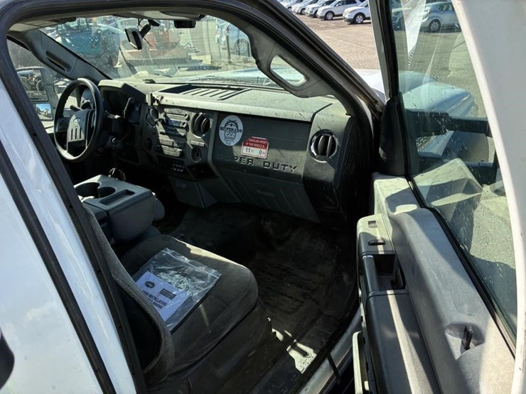 2012-ford-f550-xlt-image-9