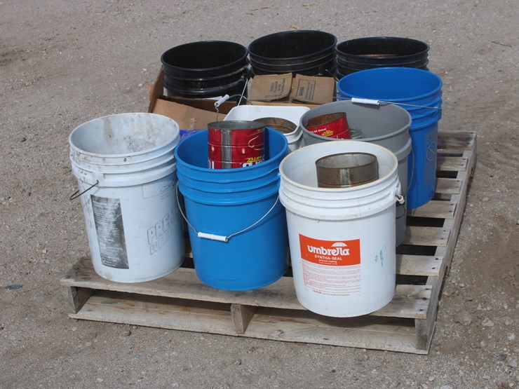 #3007-•-pallet-with-large-assortment-of-nails-and-staples-image-1