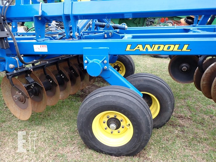 2010-landoll-6230-image-12