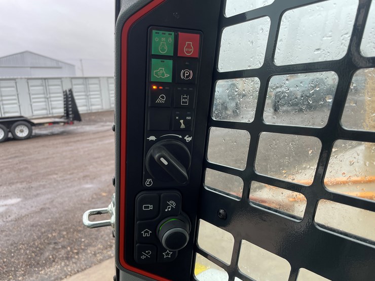 2024-bobcat-s66-image-25