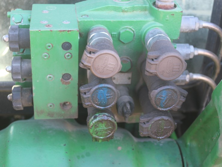 2011-john-deere-6115d-image-31