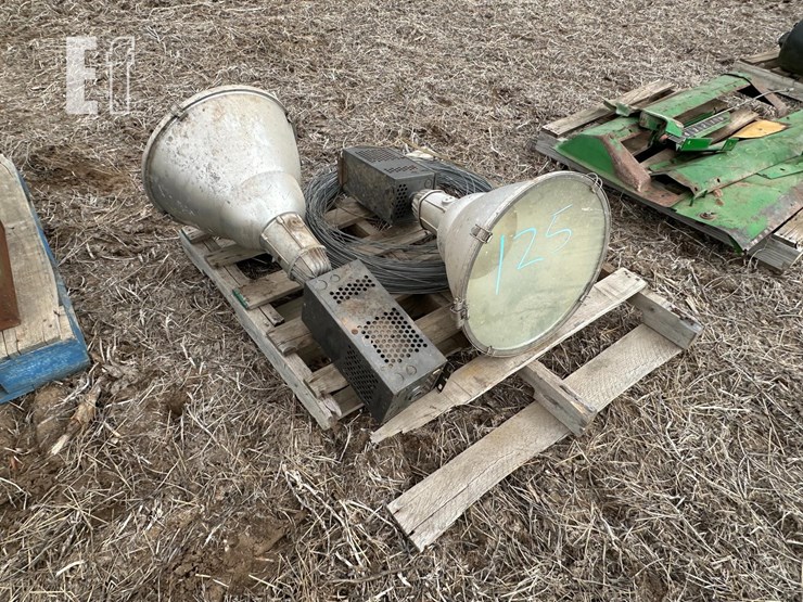 lights-and-wire-image-3