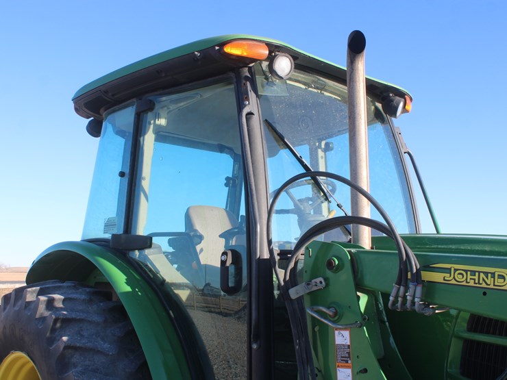 2011-john-deere-6115d-image-40