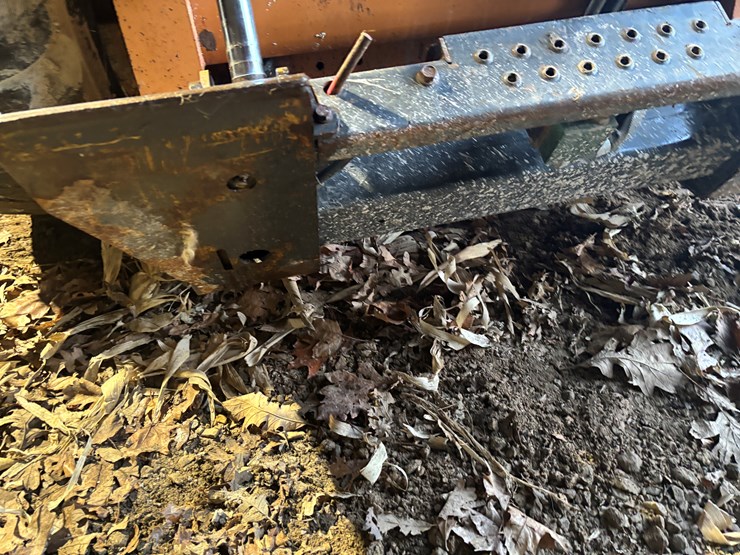 2012-case-sv300-image-48