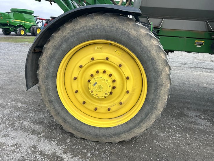 2018-john-deere-r4045-image-15