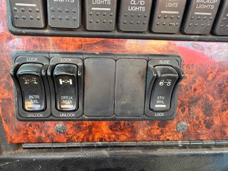 2007-western-star-4900fa-image-29