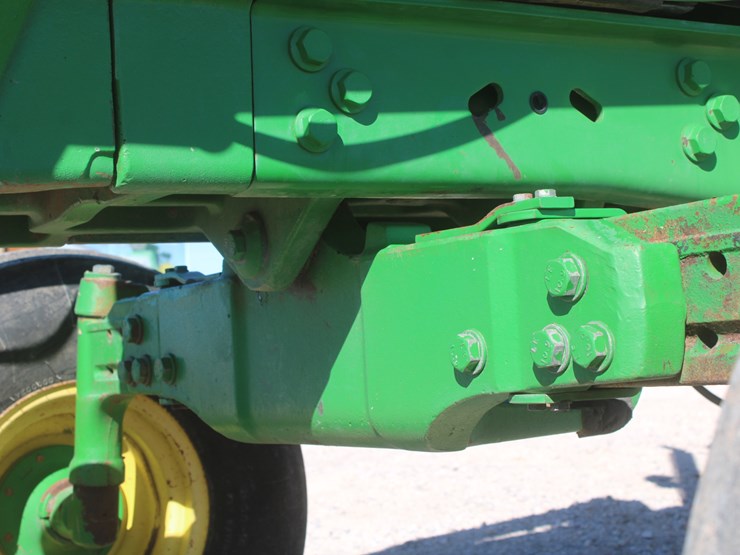 2004-john-deere-7320-image-23