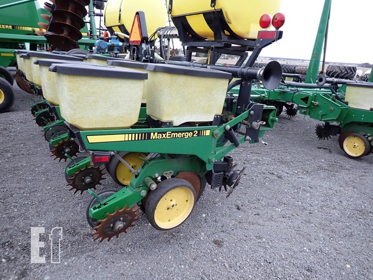 john-deere-7200-image-10