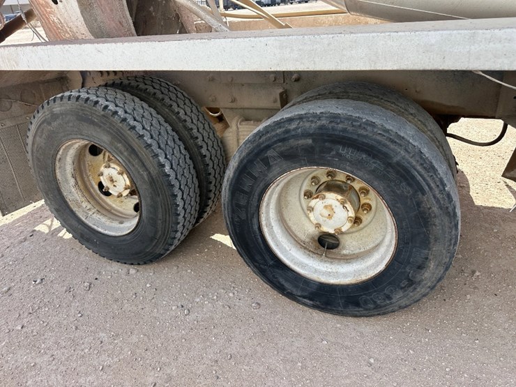 2005-mack-cv713-mixer-truck-image-6