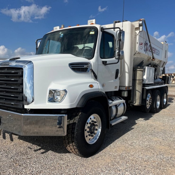 2020 FREIGHTLINER 114SD