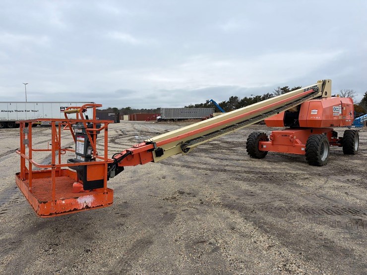 2016-jlg-800s-image-3