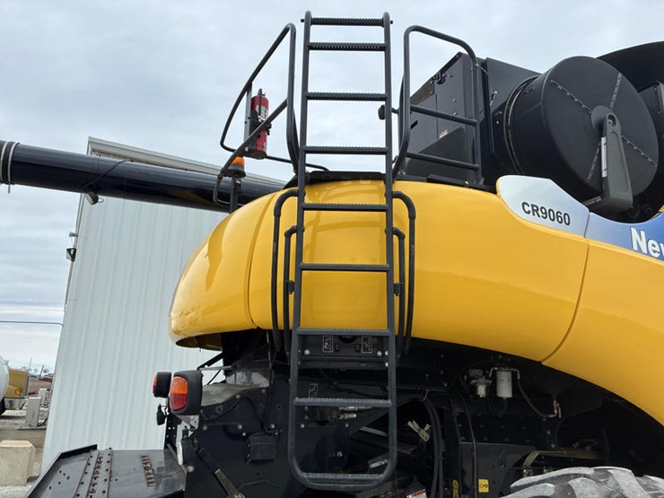 2009-new-holland-cr9060-image-18